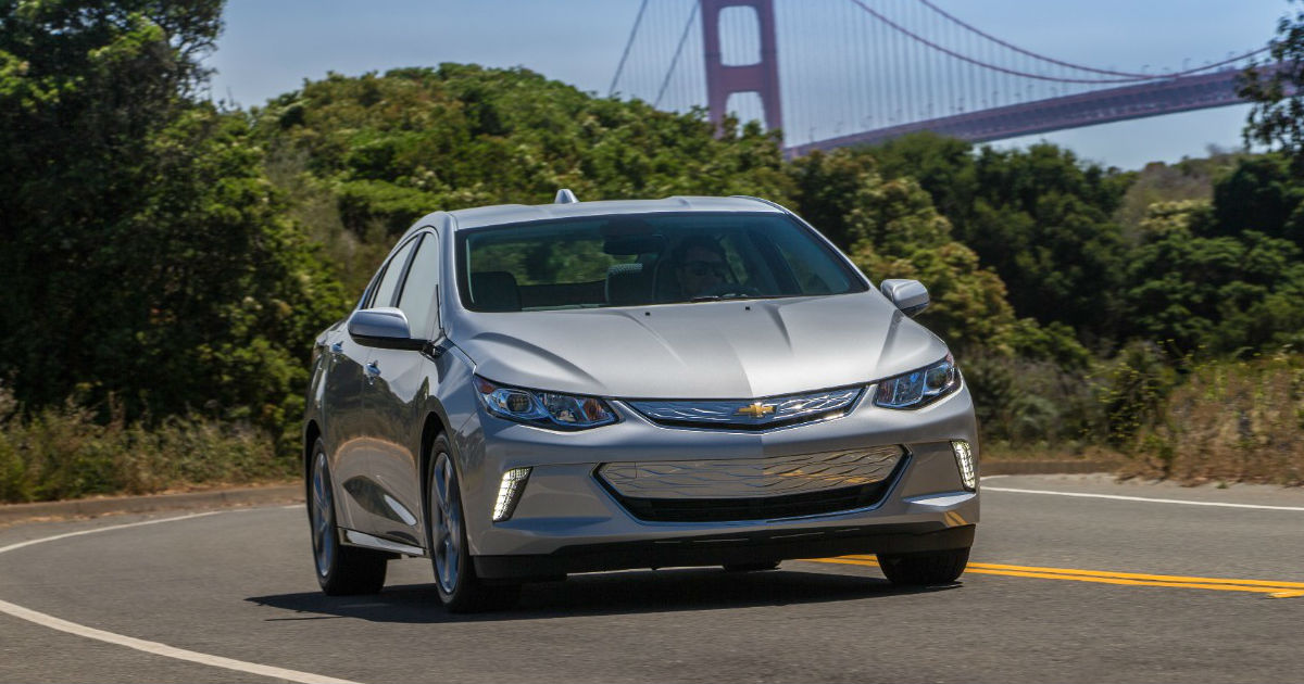 2019 Chevrolet Volt Charging Time And Driving Range 2019 Chevy Volt Exterior Front Side
